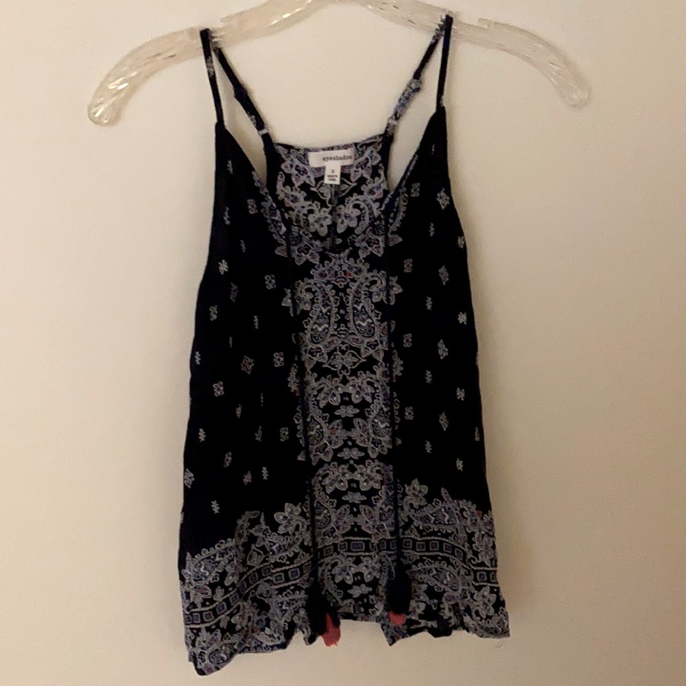 💛2 for $16💛 Eyeshadow rayon top with tassels